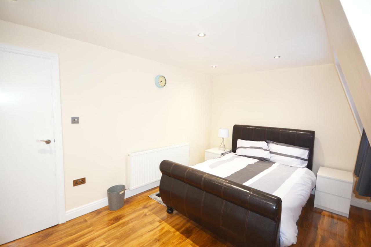 London Modern 4 Bedroom Apartment Exterior photo
