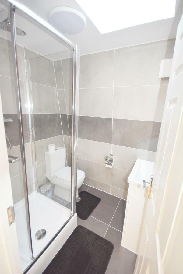 London Modern 4 Bedroom Apartment Exterior photo