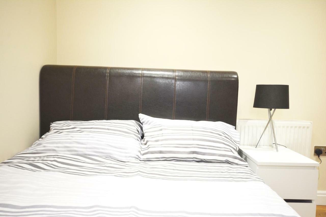 London Modern 4 Bedroom Apartment Exterior photo
